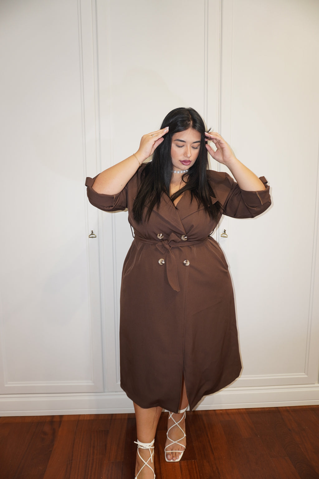 Trench marrone curvy