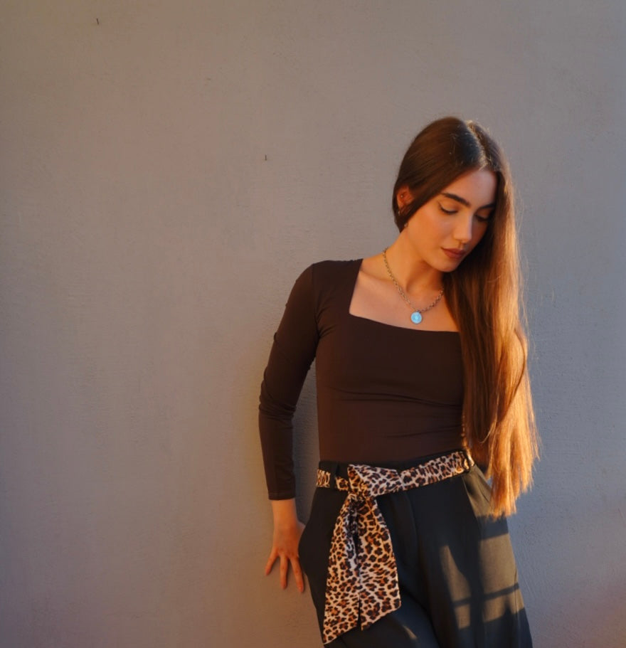 Body scollo quadrato variante marrone